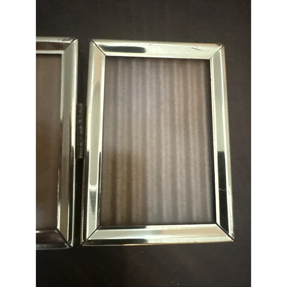 Picture Frame Vintage Double(2) Capacity Folding Brass Free Standing 2x3 847